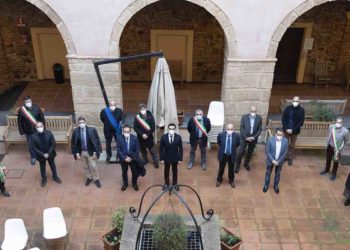 Dieci Comuni, il Consorzio di Bonifica dell’Oristanese e la Provincia di Oristano, hanno firmato il contratto delle zone umide del progetto “Maristanis”