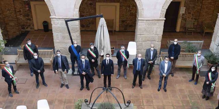 Dieci Comuni, il Consorzio di Bonifica dell’Oristanese e la Provincia di Oristano, hanno firmato il contratto delle zone umide del progetto “Maristanis”