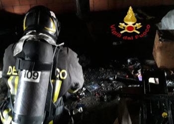 Norbello: a fuoco un’abitazione, intervengono i vigili del fuoco