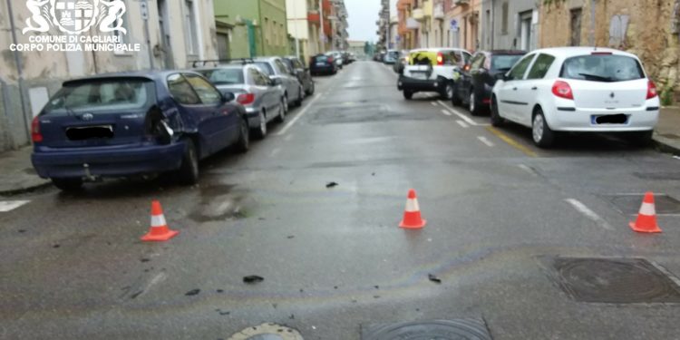 Cagliari: scontro fra due auto, una persona in ospedale