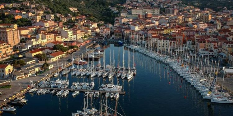 33 casi di Coronavirus, dei quali 10 con variante inglese: La Maddalena è in zona rossa