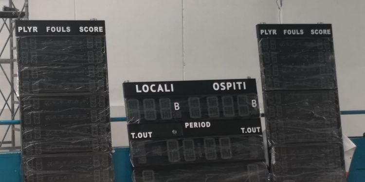 Porto Torres: collocato il nuovo tabellone segna punti al PalaMura