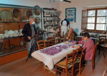 Le strade dello zafferano di Sardegna DOP indossano il loro vestito più bello e recitano in TV