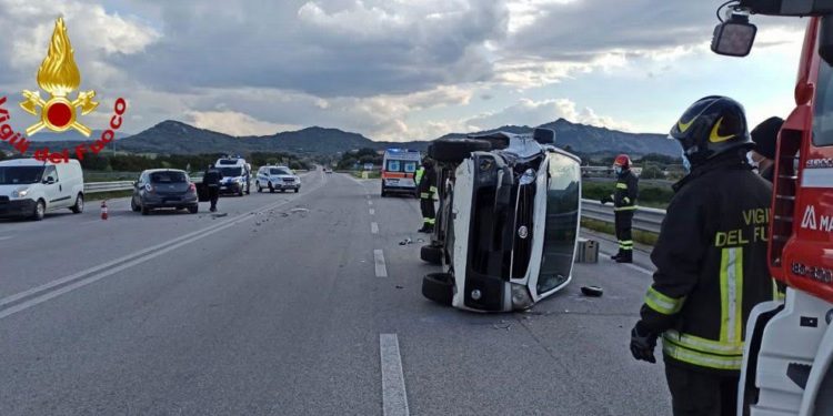 Olbia: incidente stradale nella panoramica nord, una persona portata in ospedale