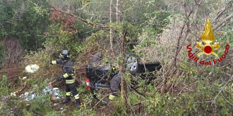 Olbia: incidente stradale al bivio di Marinella, sul posto i vigili del fuoco