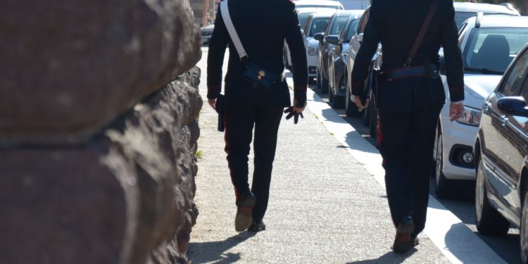 I carabinieri di Carbonia hanno denunciato a piede libero un 44enne disoccupato, indiziato del reato di evasione