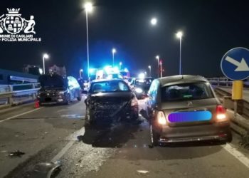 Cagliari: incidente stradale nell’asse mediano di scorrimento, tre persone trasportate in ospedale