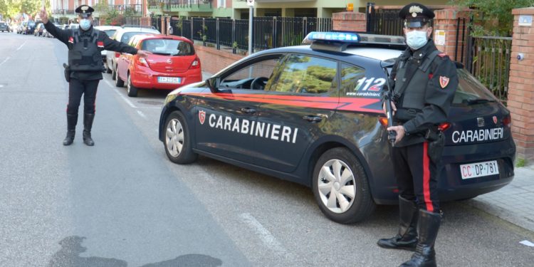 Raid notturno contro le auto in sosta a Monserrato. I carabinieri hanno individuato i responsabili