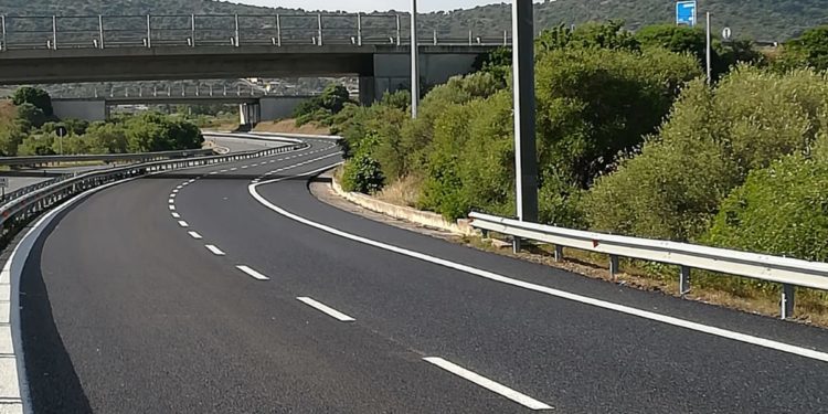 Anas: proseguono i lavori di adeguamento degli impianti di illuminazione sulla 131 Dcn