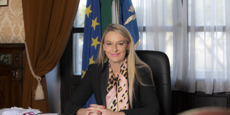 Stefania Pucciarelli (sottosegretario della Difesa): «Auguri all’Aeronautica Militare, da 98 anni al servizio del Paese»