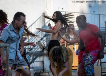 Si chiude la prima tranche della quinta edizione del festival TRANSISTOR, il progetto di Cada Die Teatro dedicato ai giovani e ai nuovi linguaggi