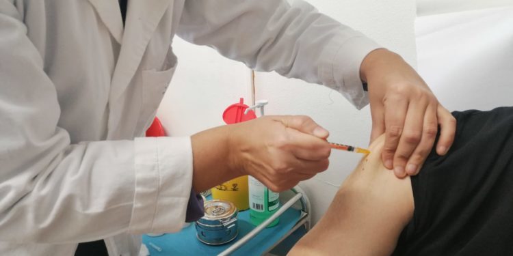 L’appello di Anap Sardegna: «Vaccinarsi è un dovere morale per coloro che hanno contatti con gli anziani»