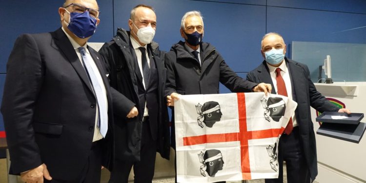 L’assessore Gianni Chessa ha incontrato il presidente della Federcalcio Gabriele Gravina: «Sport veicolo di promozione turistica»