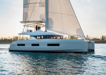 A Cala dei Sardi l’anteprima mondiale del nuovo catamarano Lagoon