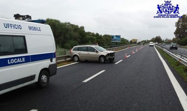 Incidente stradale sulla 195 rac, una donna trasportata in ospedale in codice giallo