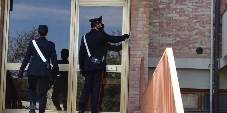 Un 22enne gambiano lascia gli arresti domiciliari per il carcere di Uta, deve scontare una pena inflittagli per rapina aggravata
