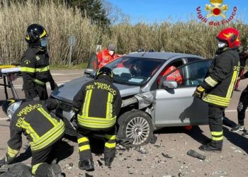 Scontro tra due auto a Lotzorai, sul posto i vigili del fuoco ed i carabinieri