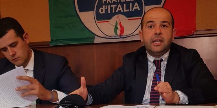 Passaporto sanitario. Fausto Piga (FdI): «Il Governo chieda scusa alla Sardegna»