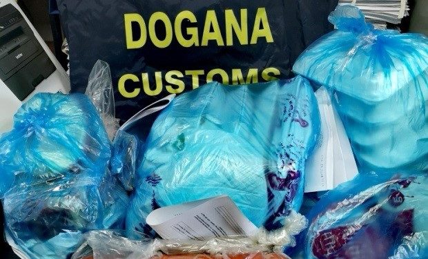 I funzionari ADM di Sassari, in 3 mesi, hanno sequestrato 85,8 kg di alimenti senza certificazione sanitaria all’aeroporto di Olbia