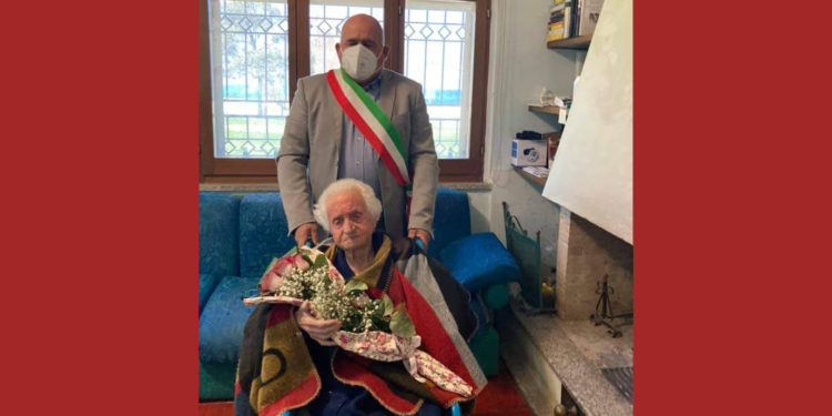 Siniscola festeggia i 107 anni di zia Antonietta Sinis