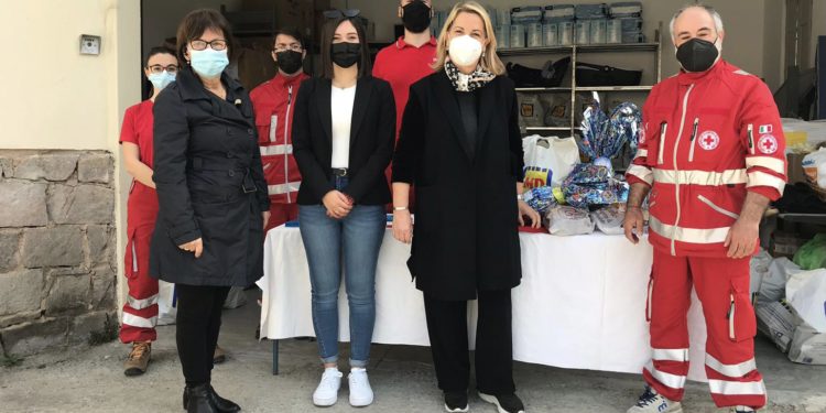 Cagliari: Viviana Lantini e Antonella Scattò visitano la Croce Rossa Italiana