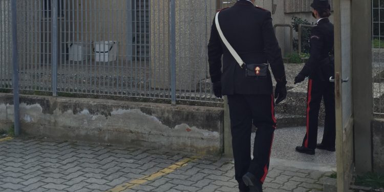Un 18enne di Crotone questa mattina è stato denunciato a piede libero dai carabinieri di Nuraminis per truffa aggravata