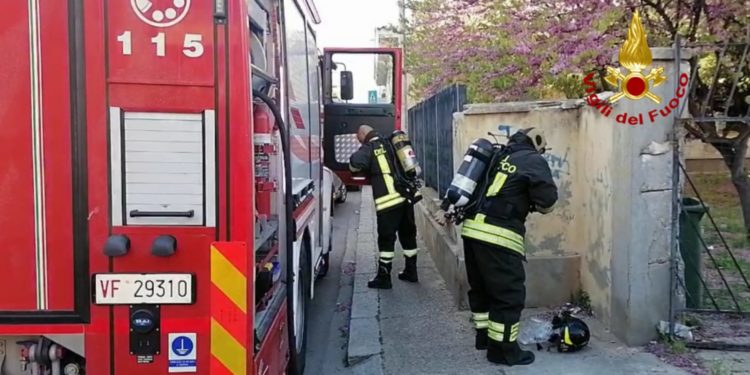 Incendio all’interno di un’ex scuola elementare, a Quartu, nessuna persona coinvolta