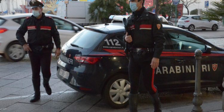 I carabinieri di Cagliari indagano sulla denuncia fatta da un 19enne di Quartu Sant’Elena che sarebbe stato aggredito da alcuni sconosciuti