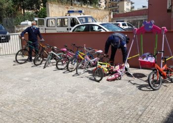 Sassari: dagli agenti della Polizia locale 9 bici per i bambini del Rifugio di Gesù Bambino