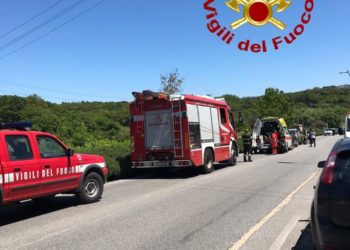 Tempio Pausania: tamponamento a catena in via Olbia, sul posto i vigili del fuoco