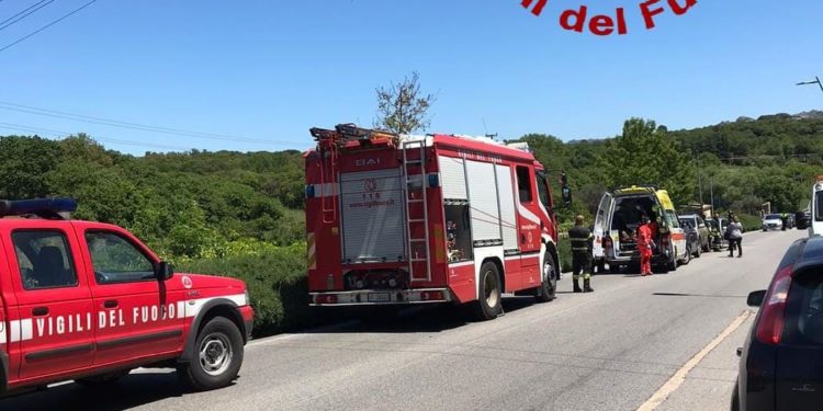 Tempio Pausania: tamponamento a catena in via Olbia, sul posto i vigili del fuoco
