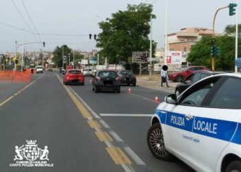 Cagliari: incidente stradale in via Marconi, ferite due persone