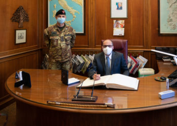 Il Generale di Divisione Francesco Olla ha ricevuto il prefetto di Oristano, Fabrizio Stelo, a palazzo “De La Vallèe”