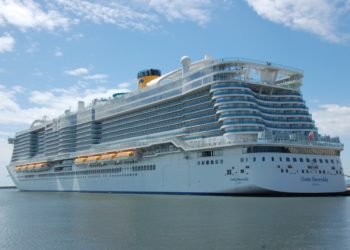 La Costa Smeralda attracca a Cagliari