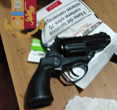 Polizia di Stato di Cagliari. Furto all’interno di un tabacchino. Identificato e denunciato un 33enne per ricettazione