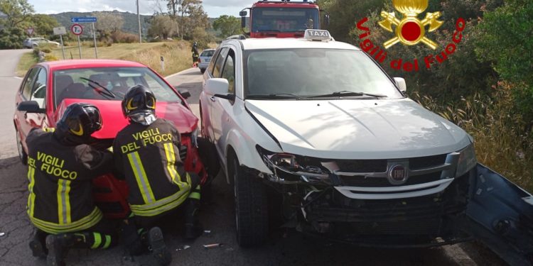 Incidente stradale sulla Arzachena-Porto Cervo, sul posto i vigili del fuoco
