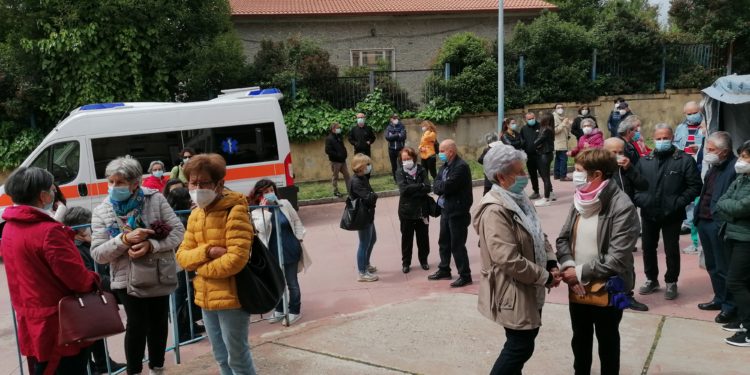 La deputata sarda Mara Lapia (Centro Democratico) stamane ha visitato l’ospedale San Camillo di Sorgono