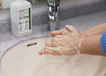 Domani, 5 maggio, si celebra la Giornata mondiale dell’igiene delle mani. Lavare le mani può salvare una vita