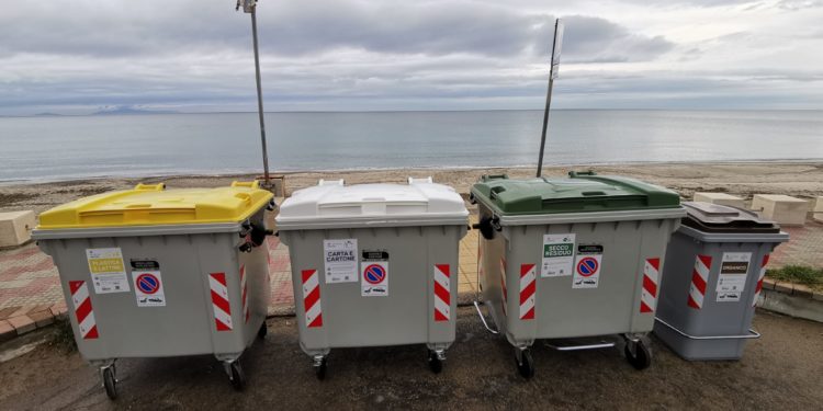 Sassari: sono arrivati i nuovi cassonetti per la raccolta differenziata