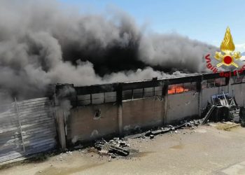 E’ in corso dalle 14.30 un intervento dei vigili del fuoco di Cagliari per lo spegnimento di un Incendio sviluppatosi in viale Elmas, sul posto anche carabinieri e polizia locale