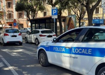Cagliari: incidente stradale in centro, una persona ricoverata in ospedale in codice rosso