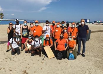 Cagliari: successo per l’open day in spiaggia del progetto Poetto Pulito