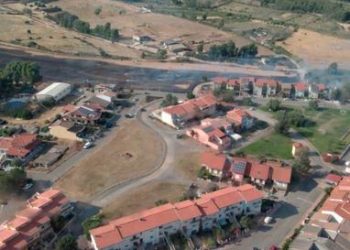 2 dei 20 incendi sviluppatisi oggi in Sardegna, hanno richiesto l’intervento del mezzo aereo del Corpo forestale