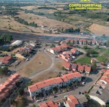2 dei 20 incendi sviluppatisi oggi in Sardegna, hanno richiesto l’intervento del mezzo aereo del Corpo forestale