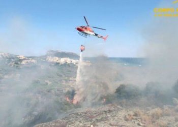 Pimentel: incendio in località Monte Arcuentu, sul posto i vigili del fuoco