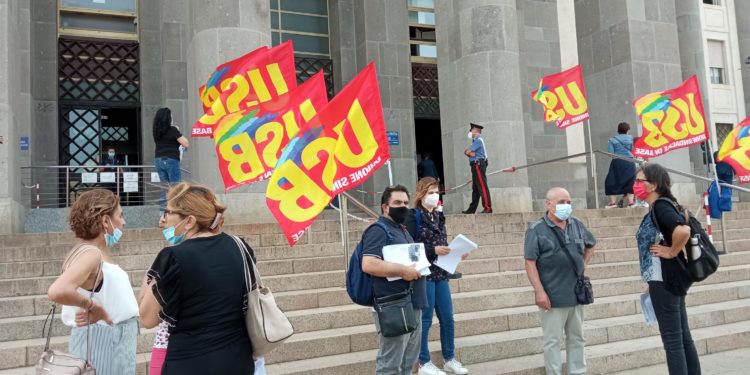 Si è tenuto stamane, davanti al Tribunale di Cagliari, il presidio organizzato dall’Unione Sindacale di Base – USB