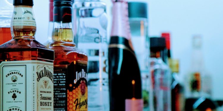 Il comune di Sassari dice basta al consumo di bevande alcoliche e superalcoliche in aree pubbliche e private aperte a uso pubblico