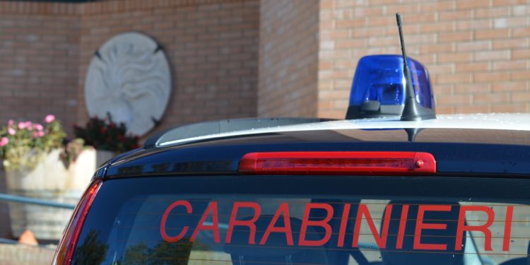 I carabinieri di Monserrato hanno denunciato due giovani campani, per indebito utilizzo e falsificazione di una carta di credito e pagamento