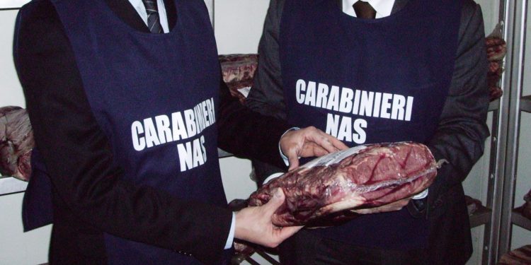 I carabinieri del NAS, a Cagliari, hanno disposto la chiusura immediata di un ristorante cinese, per il mancato rispetto delle procedure di autocontrollo aziendale H.A.C.C.P.