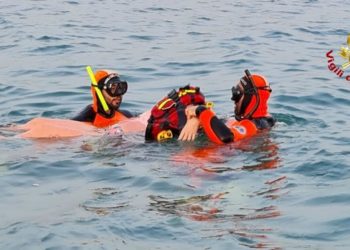 Marina di Sorso: i vigili del fuoco salvano una donna in difficoltà a 300 metri dalla riva